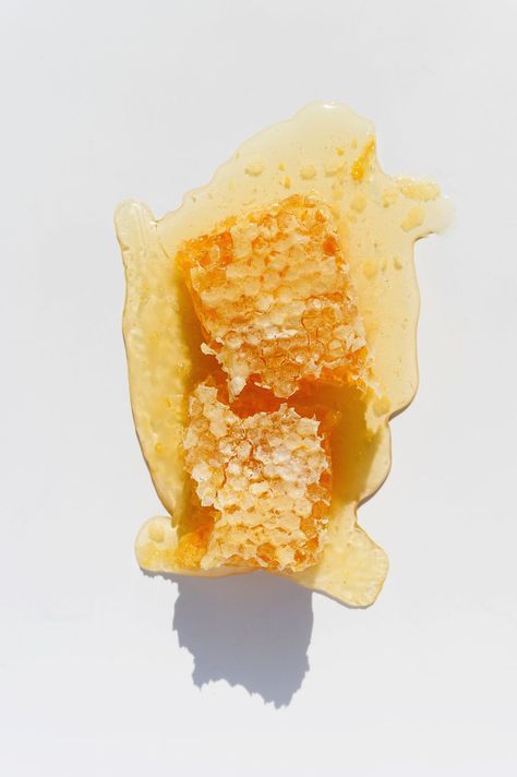 Benefits Of Royal Jelly, Royal Jelly Benefits, Honey Skincare, French Beauty Secrets, Trending Skincare, Anti Aging Secrets, Mask Sheet, French Beauty, Royal Jelly