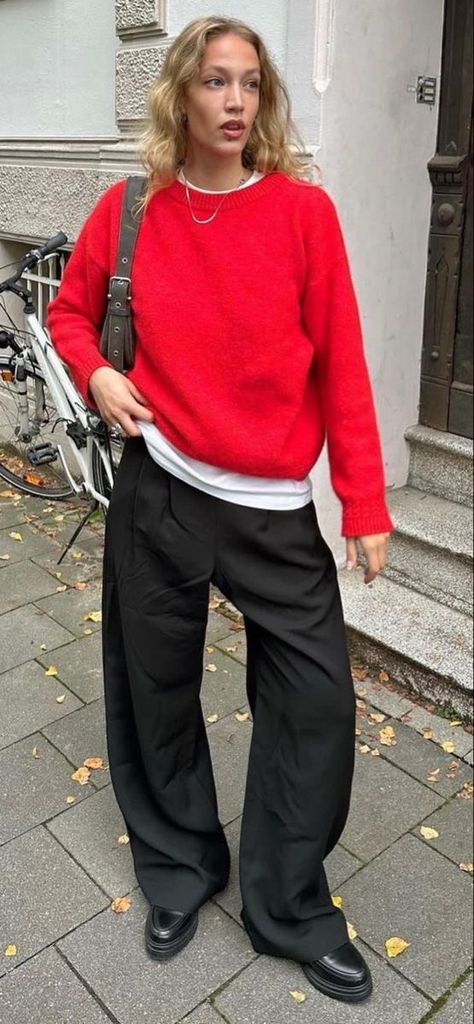 Nyc Fall Outfits Street Style 2023, Fw 2023 Street Style, Norm Core Outfits, Winter Outfits Colorful, Red Jumper Outfit, Norm Core, Fall 23, Jumper Outfit, Style 2023