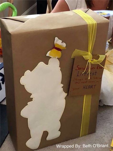 Winnie the Pooh in classic colors Winnie The Pooh Gift Wrapping Ideas, Winnie The Pooh Diy Gifts, Winnie The Pooh Baby Shower Gifts, Winnie The Pooh Gift Basket, Winnie The Pooh Gift Ideas, Winnie The Pooh Crafts, Winnie The Pooh Gifts, Winnie The Pooh Diy, Pooh Bebe