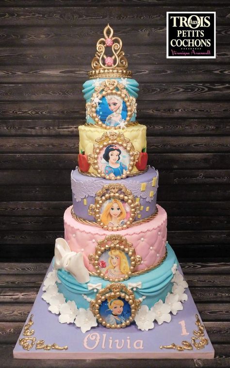 All Princess Cake Ideas, Princesses Cake Disney, Princess Small Cake, All Princess Cake, Princess Tier Cake, Princesses Birthday Theme, Princess Cake For Girls Birthday, Princess Aroura Cake, Princesses Cake Ideas