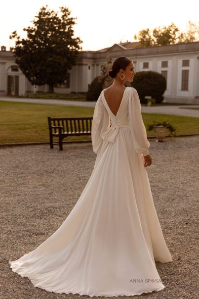 Wedding Dress With Low Back, Ivory Chiffon Wedding Dress, Dress With Low Back, Backless Bridal Gowns, Satin Bridal Gowns, Color Marfil, A Line Bridal Gowns, Civil Wedding Dresses, Wedding Dress Chiffon