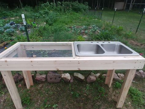 Garden Vegetable Wash Station, Veggie Wash Station, Outdoor Veggie Washing Station, Diy Veggie Washing Station, Outdoor Vegetable Washing Station, Outside Washing Area, Diy Vegetable Washing Station, Produce Washing Station, Outdoor Garden Sink Station