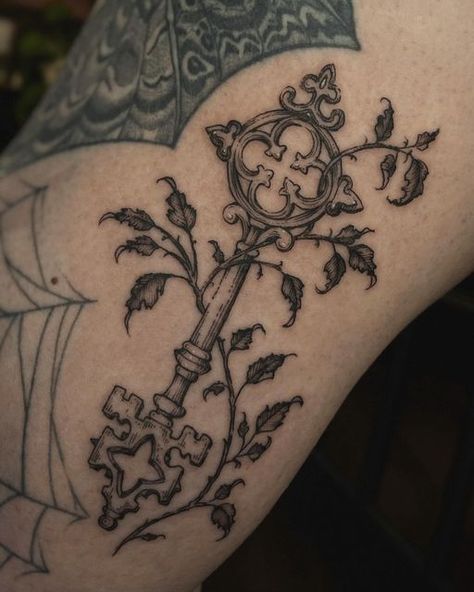 Sam ✵ Claw on Instagram: "Fresh gothic tracery key and healed candelabra on my darlin @kllsym 🖤 thank you as always  ✥ ✥ ✥ #gothicart #gothictattoo #gothictracery #oldkey #antiquekey #skeletonkey #darkartists #healedtattoo #candelabratattoo #gothicstyle #gothicart" Gothic Tracery, Key Tattoo, Witch Tattoo, Full Body Tattoo, Spooky Tattoos, Gothic Tattoo, Tattoo Portfolio, Aesthetic Tattoo, Dream Tattoos