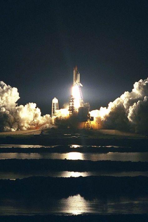 Nasa Rocket Launch, Gemini Wallpaper, Background Lockscreen, Nasa Wallpaper, Nasa Photos, Nasa Space Shuttle, Dark Wallpapers, Nasa Space, Wallpapers For Iphone