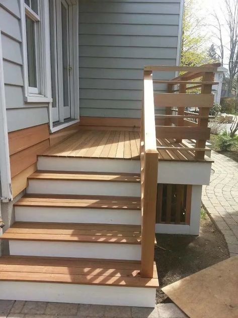 Deck Steps Ideas, Small Porch Ideas, Patio Stairs, Deck Railing Ideas, Porch Stairs, Traditional Porch, Patio Steps, Deck Steps, Railing Ideas