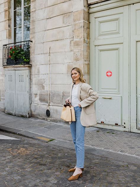 The French Shopping Habits I Picked Up When I Moved to Paris | Who What Wear UK French Girl Summer Style, Girl In Paris, Pijamas Women, Parisian Summer, Fashion Staples, Black Linen Pants, French Women Style, Basic White Tee, White Linen Shirt