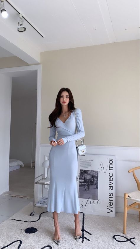 Boat Neck Dress Aesthetic, Wedding Skirt Outfits For Guest, Meet The Parents Dress, Aline Skirt Outfit Summer, Elegant Outfit Classy Modest, Soft Feminine Dresses, Elegant Soft Outfits, Feminine Formal Outfits, Modest Church Dress