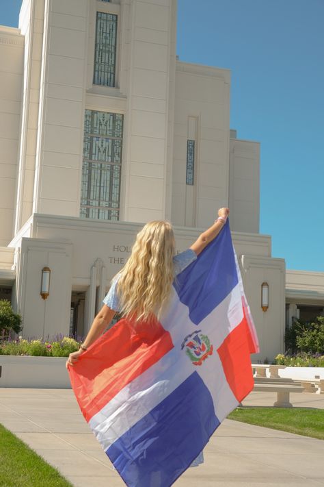 Mission Photoshoot, Sister Missionary Pictures, Portland Temple, Mission Fits, Mission Pictures, Mission Photos, Sister Missionary, Sister Missionaries, College Graduation Pictures