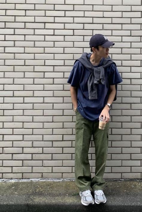 Olive Pants Outfit Men Streetwear, Olive Pants Outfit Men, Granola Boy, Olive Pants Outfit, Outfit Reference, New Balance Outfit, Guy Fits, Flower Boy, Black Men Fashion Casual