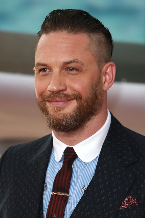 Definitive Proof That Tom Hardy’s Smile Is Sexier Than His Smoldering Stare Tom Hardy Beard, Edward Thomas Hardy, Tom Hardy Actor, Avan Jogia, Ryan Guzman, Taylor Kitsch, Hollywood Men, Dream Husband, Karl Urban