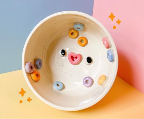 Cute Cermanics, Pinch Bowls Ideas, Cute Ceramic Pots, Ceramics Small Projects, Clay Art Bowl, Cute Ceramics Ideas Projects, Ceramic Pottery Aesthetic, Clay Pinch Pot Ideas, Pinch Pot Designs