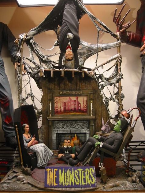 Movie Diorama, Munsters Tv Show, Horror Room, The Munster, Polar Lights, Movie Decor, Monster Toys, The Munsters, Sci Fi Models