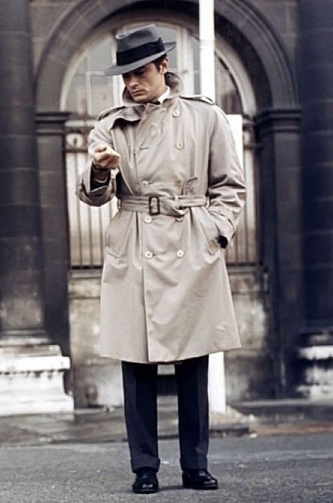 TRENCH COAT HEROES - JEAN-PIERRE MELVILLE http://bit.ly/2iHakxE    #AlainDelon #Clothes #Film #JeanPaulBelmondo #JeanPierreMelville #LeDoulos #LeSamouraï #MadeinFrance #MichaelCaine #Raincoat #TheTweedPig #TheWardrobe #TrenchCoat Trench Coat Outfit, Best Dressed Man, Burberry Trench, Burberry Trench Coat, Trench Coat Men, Alain Delon, Vintage Burberry, Leather Motorcycle Jacket, Mode Inspo