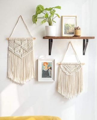 Boho Dorm Room, Boho Chic Home, Bohemian Room Decor, Boho Dorm, Woven Wall Decor, Macrame Wall Hangings, Bohemian Room, Salon Suites, Apartment Bedroom