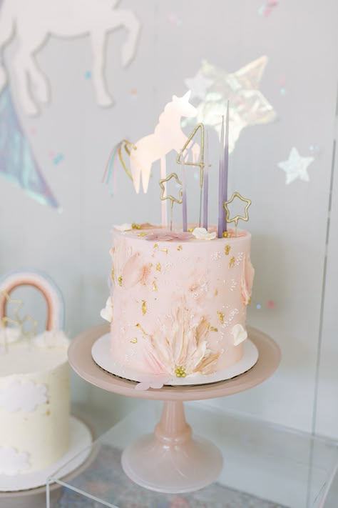 Finding Lovely, Unicorn Birthday Party Cake, Cake Princess, Snowflake Party, Unicorn Themed Birthday Party, Magical Birthday, Unicorn Birthday Cake, Rainbow Unicorn Birthday, Dragon Birthday