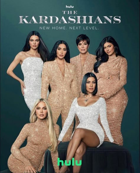 The Jenners And Kardashians, Kardashians Group Photo, Kim And Pete, Kylie Jenner The Kardashians Hulu, All The Kardashians, Salon Photoshoot, Khloe Kardashian Before, Kily Jenner, Family Editorial