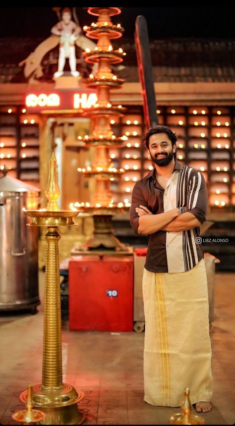 Unni Mukundan, Indian Dress Up, South Star, Indian Men Fashion, Indian Look, Men's Day, Men Photography, Beard Styles For Men, Mens Attire