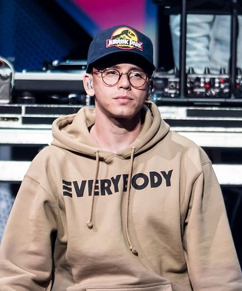 Logic Speaks Out About His Divorce For The First Time #refinery29 https://www.refinery29.com/en-us/2018/03/193870/logic-wife-jessica-andrea-divorce Robert Bryson Hall, Jessica Andrea, Logic Art, Logic Rapper, Young Sinatra, Joyner Lucas, Rap Albums, Flirting Tips For Girls, Best Rapper