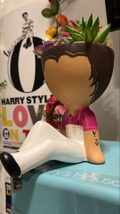 Harry Styles Ceramic Ideas, Harry Styles Clay, Harry Core, Harry Styles Aesthetic, Noel Diy, One Direction Harry, Mr Style, Harry Edward Styles, Room Inspiration Bedroom