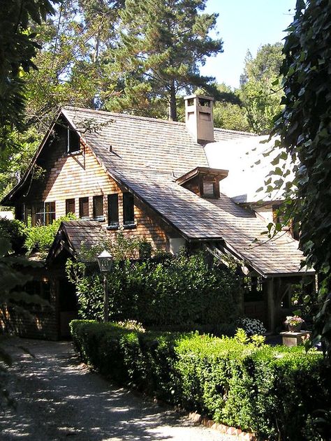 Bernard Maybeck, Architect: J.B.Tufts House, San Rafael, C… | Flickr Arts And Crafts House Exterior, Craftsman Exteriors, Fantasy Cabin, House Investment, Craftsman Architecture, Bernard Maybeck, Rustic Home Exterior, Shingle House, Craftsman Exterior