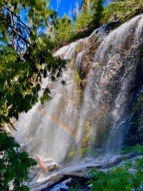 Spring Aesthetic Rainbow, Waterfall Picnic, Rainforest Pictures, Waterfall Rainbow, Waterfall Aesthetic, Earth Core, Rainbow Waterfall, Cottagecore Garden, Rainbow River