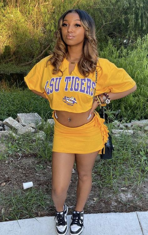 Gameday Outfit Black Women, College Homecoming Outfit, College Football Game Outfit Black Woman, College Gameday Outfits Black Women, Hbcu Game Day Outfit, College Homecoming Outfit Hbcu, Football Game Outfit Black Women, College Game Day Outfit Football, Homecoming Game Outfits