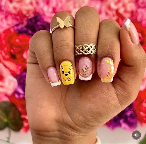 Pooh Nails, Cute Pedicures, Mickey Nails, Disney Nails, Dope Nails, Halloween Nails, Short Nails, Christmas Nails, Nails Inspiration