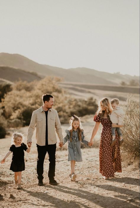 Family Photo Outfits Fall Mountains, Rust And Denim Family Pictures, Family Photos With Floral Dress, Boho Family Photoshoot Outfit Casual, Casual Outfits Family Photos, Family Pictures Black And Tan, Men Family Picture Outfit, Fall Desert Photoshoot Family, Boho Family Outfits