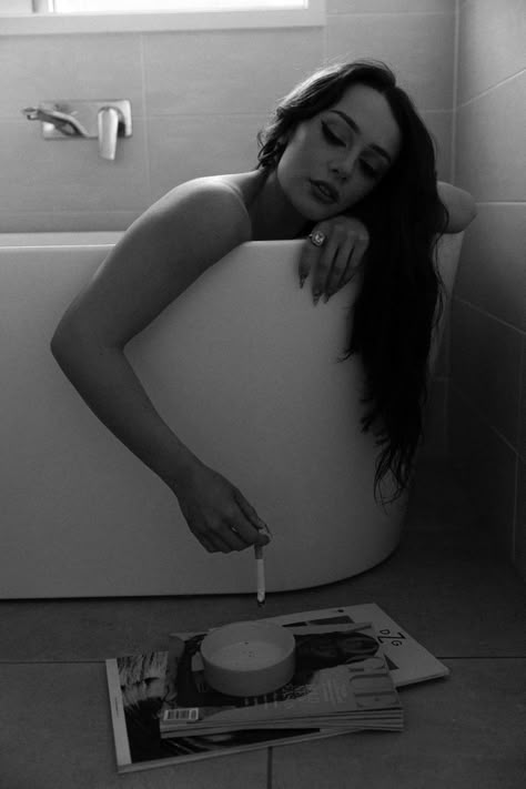 Grainy film photo, bath photoshoot. #photoshoot #model #boudoir #bathphotoshoot Photoshoot Ideas Hotel Room, Bathtub Bourdier Photoshoot, Shower Bourdier Photoshoot, Bathtub Photoshoot Ideas, Bubble Bath Photoshoot, Bath Poses, Shower Photoshoot Ideas, Bathroom Photoshoot Ideas, Bathtub Shoot