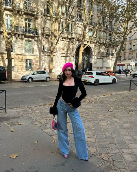 The beret may be a cliche but I’m just a Fashion girl in Paris 🎀🐩💌 Wearing Top: @houseofcb Bag: @viviennewestwood x @mybagonline Jeans: @monki x @hm Shoes: Vintage @viviennewestwood on @vinted #ootd #fashioninspo #paris #parisstyle #outfitinspo #pinterestgirl #pinterestinspired #pinterestoutfit #fashionstyle #viviennewestwood Knitted Beret Outfit, Beret Outfit Casual, Styling A Beret, Berrets Outfits, Hm Shoes, Beret Outfit, Girl In Paris, Knitted Beret, H&m Shoes