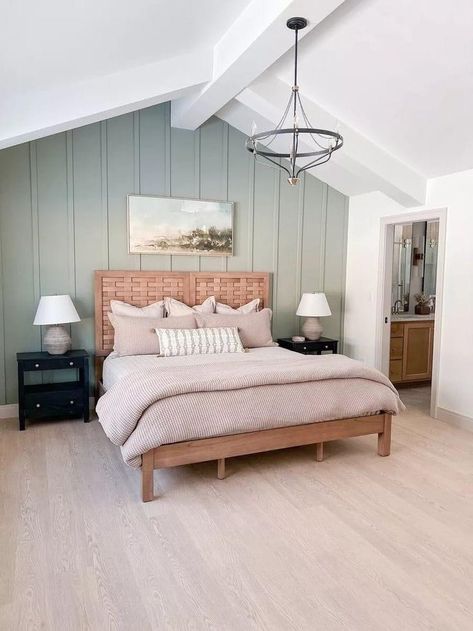 Vinyl Plank Flooring Ideas, Flooring Ideas Bedroom, Plank Flooring Ideas, Shiplap Bedroom Wall, Modern Farmhouse Bedroom Ideas, Pottery Barn Look, Farmhouse Guest Bedroom, Spec Home, Neutral Interior Design