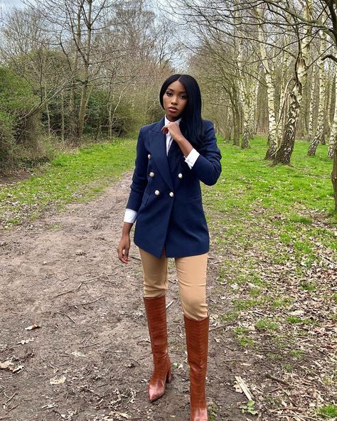 Nothando on Instagram: “A day well spent 💐” Equestrian Outfit, Outfits Black Women, Women's Equestrian, Feminine Women, Ivy League, Equestrian Outfits, Women Lifestyle, Equestrian Style, Elegant Outfit