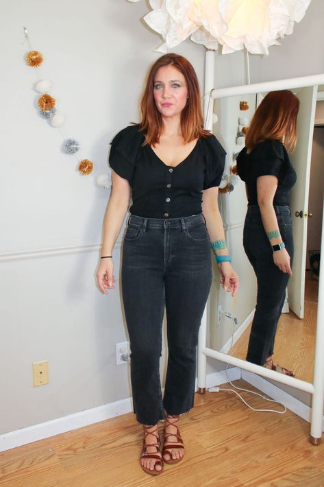 EVERLANE DENIM TRY-ON: HOW THESE JEANS REALLY FIT | TME has big love for Everlane jeans. So we've got a big denim haul: see how cheeky bootcut jeans, high-rise skinny button fly jeans, the kick crop & more really fit. | #TheMomEditStyle #TheMomEditDenim #EverlaneJeans #EverlaneDenim #EverlaneCheekyBootcut #HighRiseJeans #EverlaneKickCropJeans #WashedBlackJeans #SkinnyButtonFlyJeans Bootcut Jeans Outfit, Cropped Jeans Outfit, Mom Edit, Everlane Jeans, High Rise Bootcut Jeans, Button Fly Jeans, Big Love, Cropped Denim, Ootd Fashion