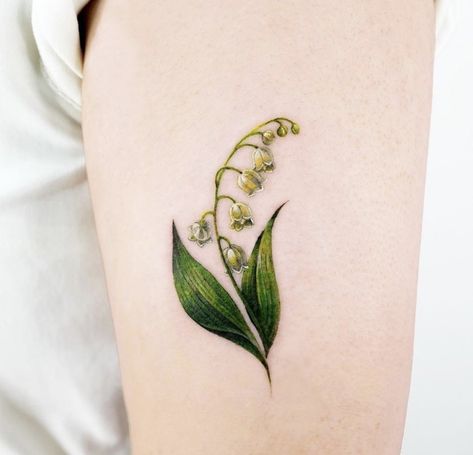 Flower Tattoos Lily Of The Valley Tattoo, Valley Tattoo, Lily Flower Tattoos, Rose Tattoos For Women, Omerta Tattoo, Floral Tattoo Sleeve, Back Of Shoulder Tattoo, Body Tattoo, Cute Tiny Tattoos