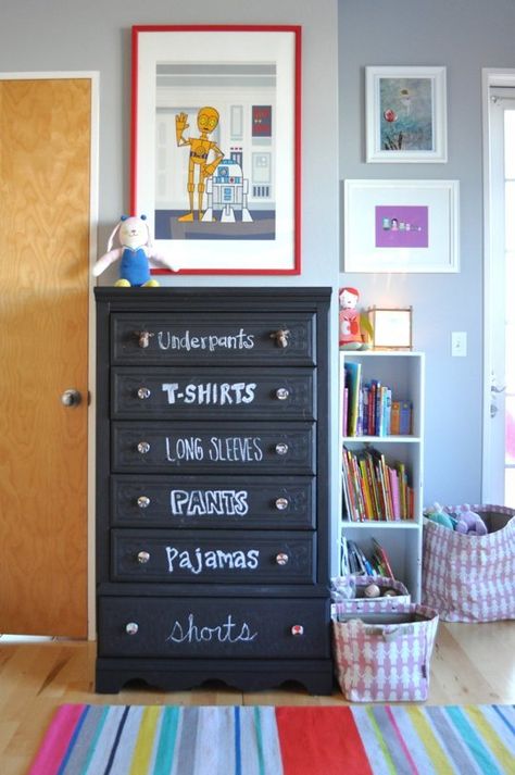 How many of you are frustrated with your ability to organize your kids' bedrooms? I researched far and wide on the internet to pull together these 20 Amazing Organized Kids Bedroom Ideas! Meant to inspire all of us! Kids Bedroom Organization, Shared Room, Kids Room Organization, Boy Bedroom, Organization Kids, Big Boy Room, Boys Bedrooms, Boy's Bedroom, Organization Bedroom