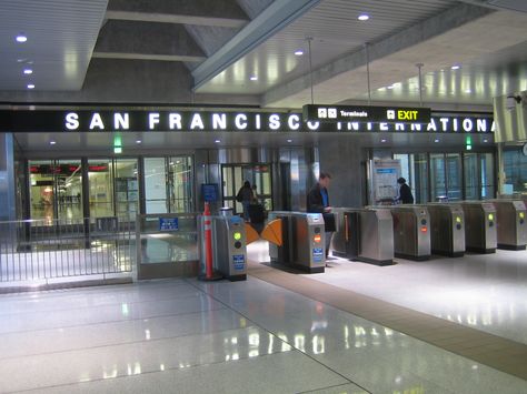 Entrance to SFO (San Francisco International Airport) Airport Instagram, San Francisco Airport, San Francisco International Airport, Light Pollution, Starry Night Sky, Urban Area, International Airport, Cruise Ship, Cali