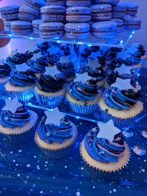 Space Snacks, Starry Night Prom, Quince Cake, Blue Sweet 16, Sweet Sixteen Birthday Party Ideas, Sweet 16 Themes, Blue Birthday Parties, Bday Party Theme, Prom Theme