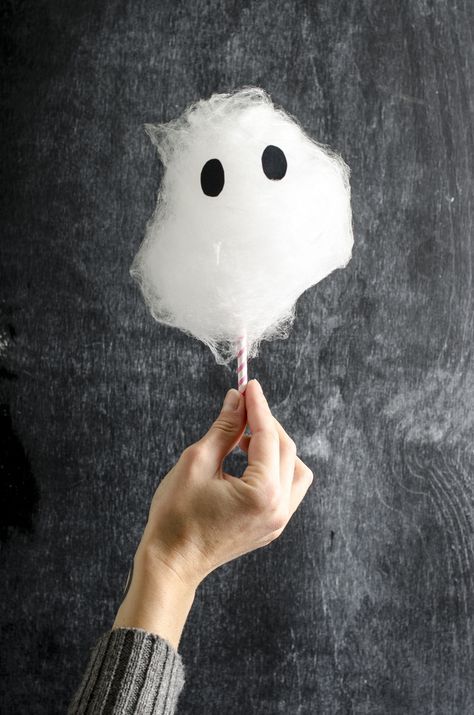 Ghost hour cotton candy treats. Perfect for Halloween parties, sleep overs or horror movie night. #lagerhaus #halloween #cottoncandy #spooky Ghost Cotton Candy, Ghost Theme Halloween Party, Black Cotton Candy, Cotton Candy Treats, Halloween Cotton Candy, Gothic Food, Hosting Halloween, Elopement Celebration, Candy Business