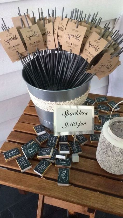 Rustic Wedding Decorations, Homemade Wedding Decorations, Affordable Wedding Favours, Homemade Wedding, Wedding Sparklers, Wedding Favors Cheap, Wedding Gifts For Guests, Diy Wedding Favors, Unique Wedding Favors