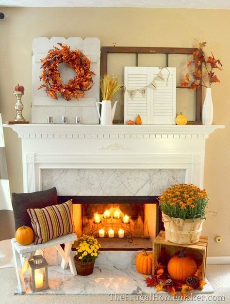 Get Your Fall On {Gorgeous Fall Mantels} - Re-Fabbed Fall Fireplace Decor, Fall Fireplace, Casa Halloween, Easy Fall Decor, Fall Living Room Decor, Fall Living Room, Fireplace Mantel Decor, Fall Inspiration, Farmhouse Fall Decor