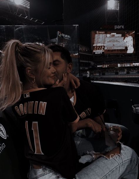 Baseball Couples, Mona Kasten, Campus Aesthetic, Hockey Girlfriend, The Sinner, Sports Romance, Couples Vibe, Cute Couples Photos, Book Boyfriends