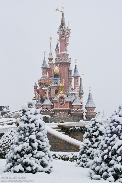 Disneyland, Paris, France - Magical photograph! Every time i see this shot i feel like i part of some Disney movie, The Beauty & The Beast to be precise. I have never been to Disneyland in winter but i can assume that is enchanting. Don’t forget to taste the traditional Turkey Legs when you are hungry.  Dragan Tapshanov - 07/02/2014 Dunia Disney, Winters Tafereel, Foto Disney, Disney Paris, Famous Castles, Parc D'attraction, Disney Castle, A Castle, Happiest Place On Earth