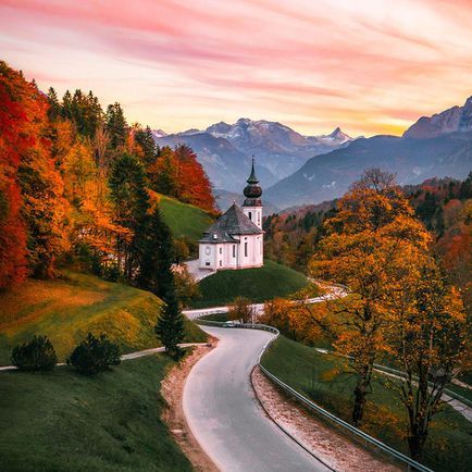 Old Country Churches, Church Pictures, Buku Harry Potter, Belle Nature, Beautiful Roads, Country Church, Autumn Scenery, Fall Travel, Fall Pictures