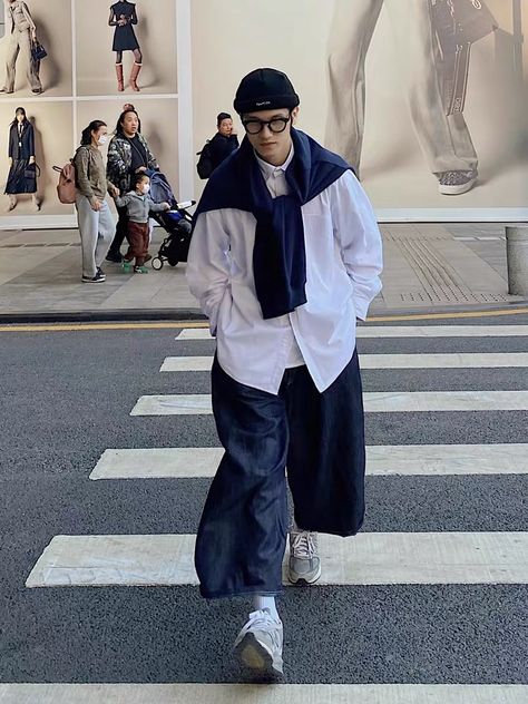 Japanese Style Outfits, How To Choose Sunglasses, Style Outfits Men, Japan Clothes, Japanese Street Fashion Men, Style Masculin, Japan Outfit, Japanese Streetwear, Herren Outfit