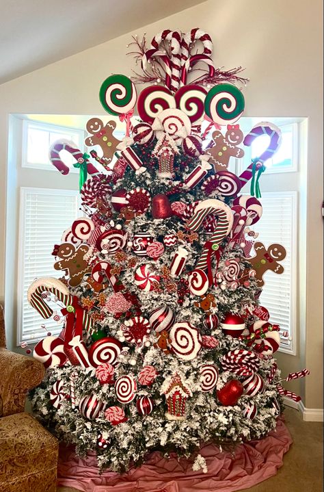 White Tree Christmas, Cocoa Bar Christmas, Beautiful Christmas Trees Decorated, Red And White Tree, Hot Cocoa Bar Christmas, Candy Cane Tree, Diy Tree Topper, Peppermint Tree, Christmas Candy Cane Decorations