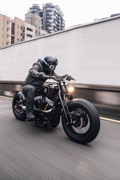 Custom Harley Fat Bob by Rough Crafts Moto Ninja, Harley Fat Bob, Aesthetic Bike, Custom Motorcycles Bobber, Harley Davidson Wallpaper, Мотоциклы Cafe Racers, Harley Bobber, Fat Bob, Bobber Bikes