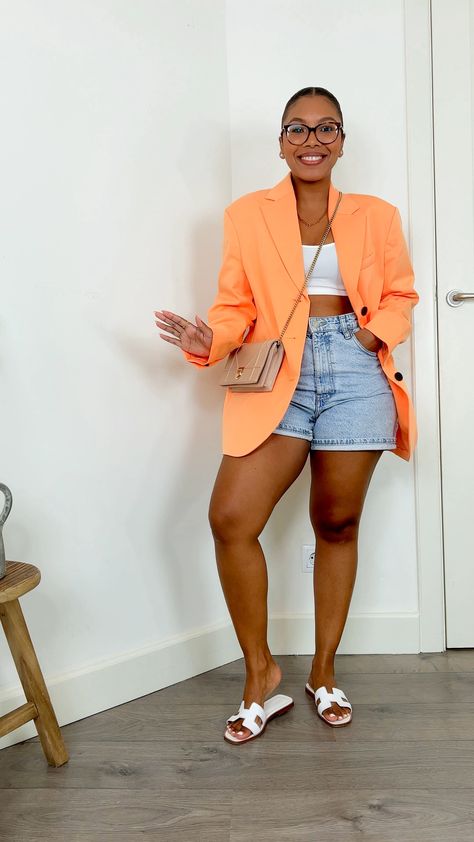 White Blazer Denim Shorts Outfit, Spring And Summer Fashion 2024, How To Style Denim Jeans Outfit Ideas, Shorts And A Shirt Outfit, Park Bbq Outfit Ideas, Summer Looks For Black Women, L.a Outfits, Summer Outfit Inspiration Black Women, Casual Hangout Outfit Summer