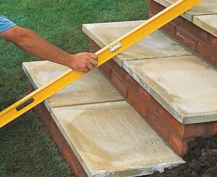 Diy Concrete Patio, Paver Steps, Pavers Diy, Patio Stairs, Diy Doctor, Brick Steps, How To Build Steps, Patio Steps, Garden Stairs