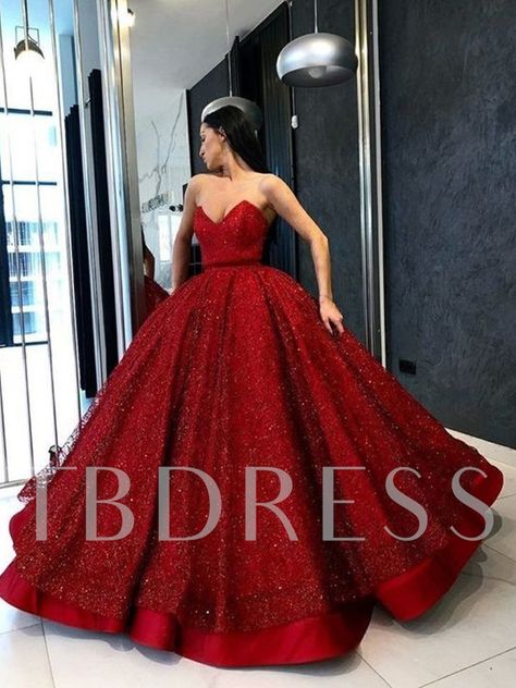 Robes Quinceanera, Sparkly Ball Gown, Red Ball Gowns, Sequin Ball Gown, Red Ball Gown, Robes D'occasion, Sparkly Prom Dresses, Formal Ball Gown, Beaded Ball