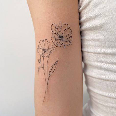 ❈∙ ᴘᴇᴀᴜ ᴅᴠᴏʏᴏᴜ ∙❈’s Instagram post: “Poppy flower 🌹 Done at @downtownparistattoo…” Poppy Tattoo, Poppy Flower, Lotus Flower Tattoo, Flower Tattoo, Tatting, Body Art, Poppies, Tattoos, Instagram Post